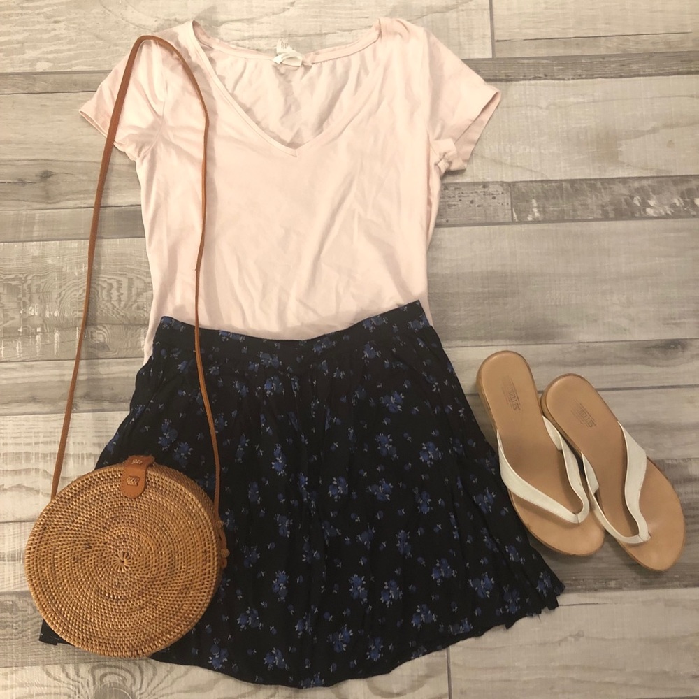 **SOLD**American Eagle floral skirt